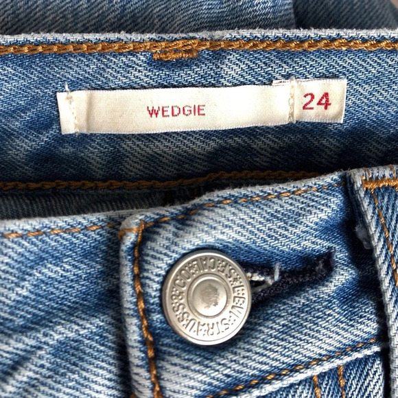 Levi‘s Premium Distressed Light Medium Wash Wedgie Jean Size 24 - Picture 7 of 14